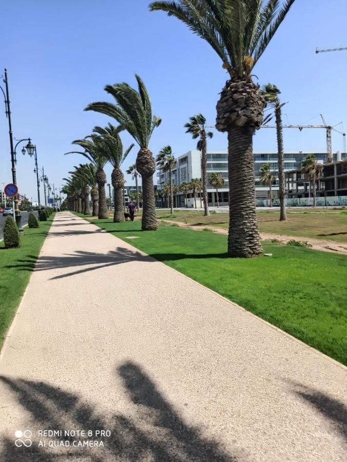 Julia Au Centre Dans Borj Dalat Agadir
